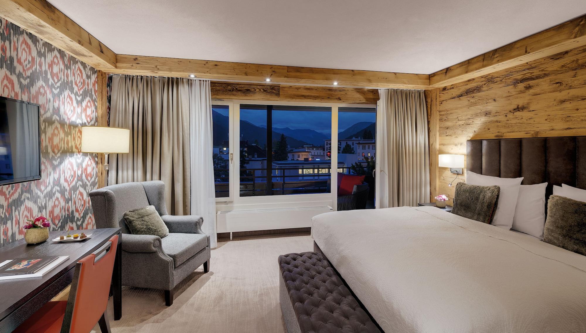 Hotel Morosani Schweizerhof 4*